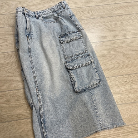 Broadway 38 Denim Light Wash Cargo Midi Front Slit Blue Denim Skirt Size 14 - Picture 3 of 11